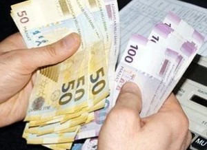 Problemli kreditlər bir ildə 28 faizdən çox artdı - Video